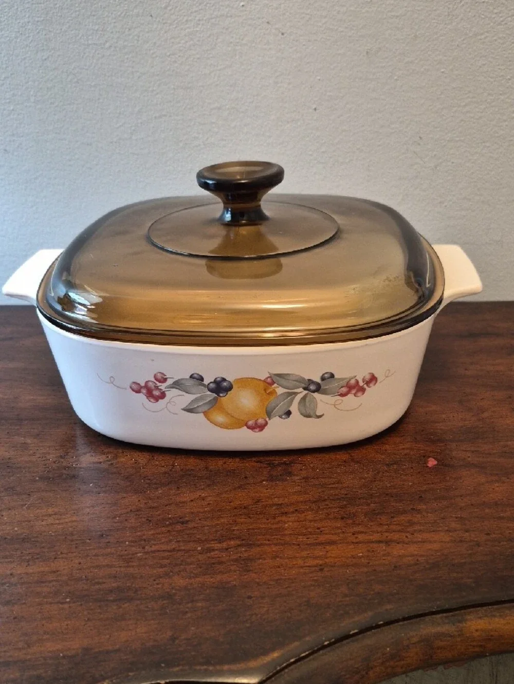Corning Ware 2 Liter  Ceramic Casserole with Amber Glass Lid Abundance